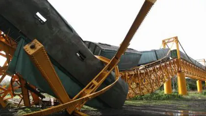 Un tren cu produse chimice a căzut într-un râu din Chile după ce podul feroviar pe care îl traversa s-a prăbuşit