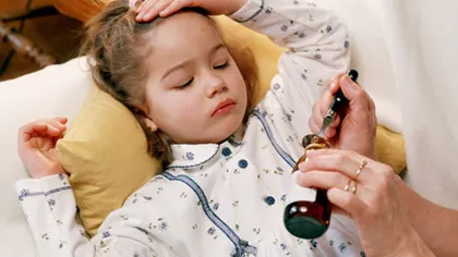 STUDIU: Jumătate dintre părinţi tratează durerea şi febra copiilor cu medicamente nepotrivite vârstei lor