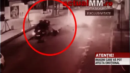 ACCIDENT GRAV în Maramureş. Doi adolescenţi au intrat cu motocicleta în maşina poliţiei VIDEO