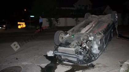 Accident grav în Bistriţa. O maşină s-a răsturnat după ce şoferul a pierdut controlul volanului