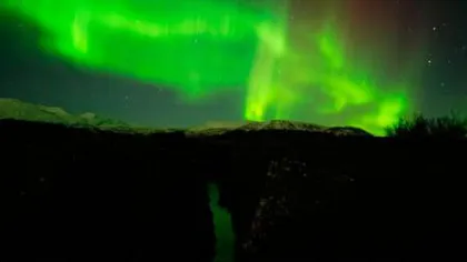 IMAGINI INCREDIBILE cu aurora boreală.Capitala Islandei a oprit iluminatul public pentru ca oamenii să admire spectacolul naturii VIDEO