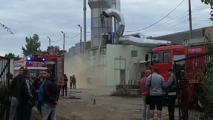 Incendiu la o fabrică de mobilă din Suceava. Zeci de angajaţi au fost evacutaţi de urgenţă VIDEO