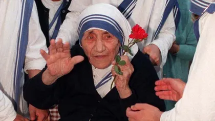 Moment ISTORIC la Vatican. Maica Tereza a fost declarată SFÂNTĂ de Papa Francisc