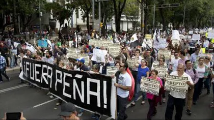 Manifestaţii în capitala Mexicului: Se cere demisia preşedintelui Enrique Pena Nieto