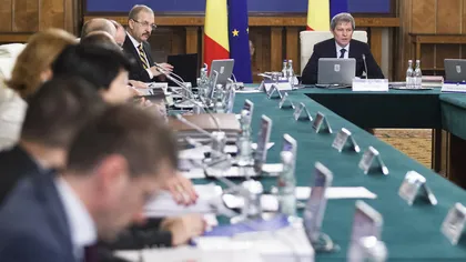 Miniştrii lui Dacian Cioloş, clip pe Youtube în care prezintă măsurile luate pentru debirocratizarea instituţiilor pe care le conduc