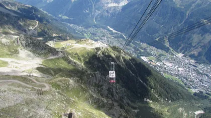 Peste 100 de persoane au rămas blocate în telecabine la 3.800 m altitudine în masivul Mont-Blanc