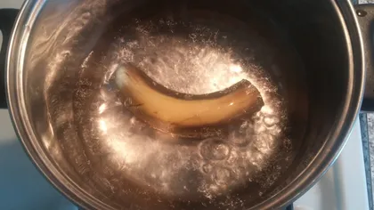 A fiert o banană într-o oală cu apă, apoi a băut acea zeamă. Rezultatul este unul incredibil