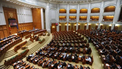 Parlamentarii trimişi în judecată sau condamnaţi nu au voie să fie membri în conducerea Camerelor - proiect