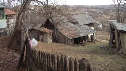 O gospodărie din trei nu are toaletă; 40% dintre imobilele din România au nevoie de reparaţii (Studiu)