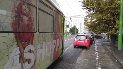 Şase tramvaie, blocate în Arad din cauza unui şofer care a parcat neregulamentar GALERIE FOTO