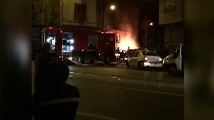 Maşină în flăcări în Capitală. Autoturismul a ars în totalitate