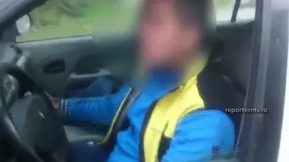 Poliţist tras pe dreapta de un şofer răzbunător. Omul legii circula fără asigurare VIDEO