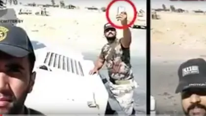 Un soldat al forţelor irakiene şi-a făcut selfie chiar atunci când în spatele său a explodat un vehicul capcană VIDEO