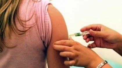 Copiii cu vârste de 11-12 ani au nevoie de doar două doze de vaccin anti-HPV în loc de trei
