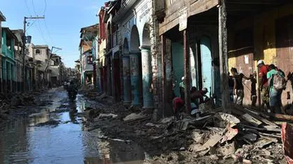 Uraganul Matthew a ucis aproape 900 de oameni în Haiti. Zeci de mii de persoane nu mai au un acoperiş deasupra capului