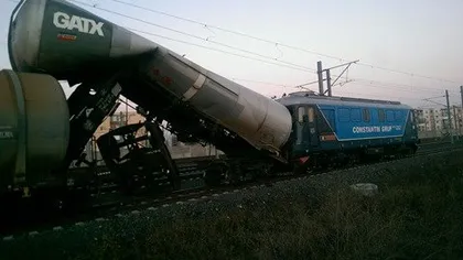 Accident feroviar. Mai multe vagoane-cisternă încărcate cu motorină, lovite de o locomotivă în Arad