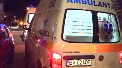Accident grav, ambulanţă lovită într-o intersecţie de un BMW