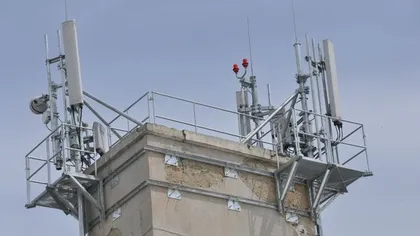 Antenele GSM nu vor mai fi mutate la minimum 500 metri de şcoli şi spitale
