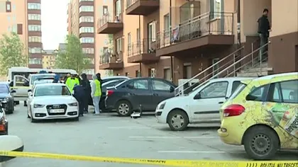 CRIMĂ într-un complex rezidenţial din Capitală: O tânără a fost înjunghiată mortal de tatăl ei vitreg VIDEO