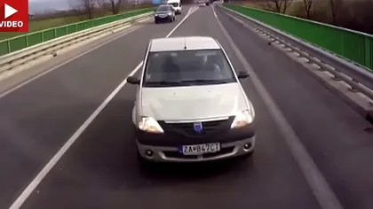 Accident frontal în Slovacia. Şoferul unei Dacia Logan a intrat într-un camion VIDEO
