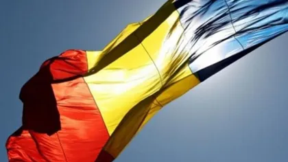 Drapelul României, arborat de jandarmii montani pe Vârful Parângu Mare cu ocazia Zilei Naţionale