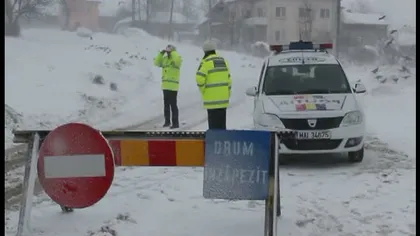 Peste 75% din drumurile naţionale din România s-ar putea bloca dacă ar ninge abundent. HARTA de risc