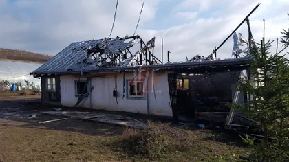 O fată din Iaşi a ars de vie în propria casă FOTO
