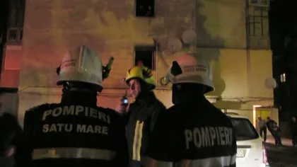 INCENDIU într-un bloc din Satu Mare: Zeci de oameni evacuaţi, după ce un apartament a luat foc FOTO