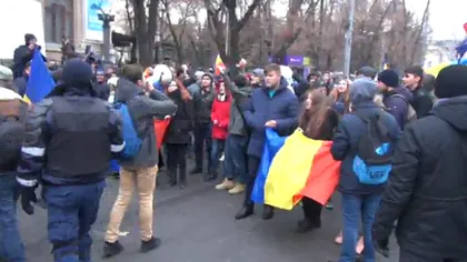 Proteste la Chişinău, faţă de rezultatul alegerilor. Mii de oameni şi-au strigat nemulţumirile în stradă LIVE VIDEO