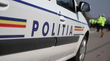 Cinci persoane rănite, după ce o autoutilitară s-a ciocnit cu un autoturism în Dâmboviţa. Circulaţia a fost blocată