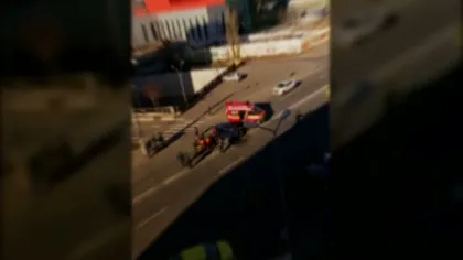 ACCIDENT în Capitală. Şoferul unei maşini a ajuns de urgenţă la spital VIDEO
