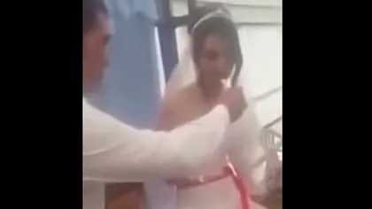 Cea mai nebună nuntă. Mirele îşi bate mireasa chiar la tăierea tortului VIDEO