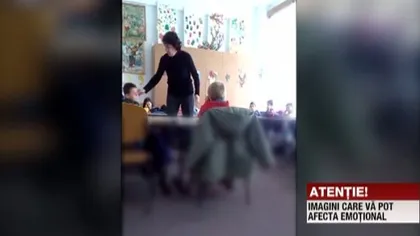 Educatoarea din Vrancea filmată când lovea doi copii va putea preda din nou după vacanţa de iarnă