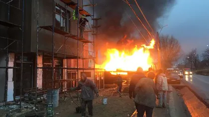 Incendiu pe un şantier din Iaşi. O baracă folosită de muncitori a fost cuprinsă de flăcări