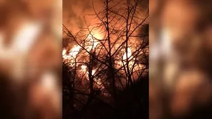 Incendiu la o casă părăsită din Capitală. Pompierii au intervenit de urgenţă