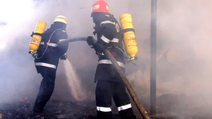 Incendiu la o fabrică de încălţăminte din Mureş. Flăcările au fost stinse după trei ore