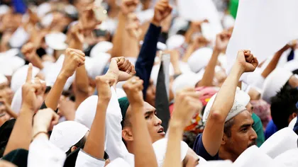 Proteste în Indonezia. Mii de musulmani cer arestarea guvernatorului creştin de la Jakarta, pentru blasfemie