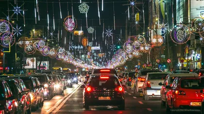 S-au aprins luminiţele de Crăciun la Bucureşti. PREMIERĂ în Centrul Istoric VIDEO
