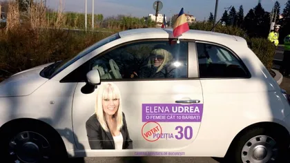 Elena Udrea a abandonat limuzina pentru o 