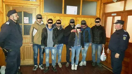 Şapte sirieni, găsiţi de jandarmi în apropierea unei păduri din Dâmboviţa