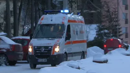 Ambulanţă chemată de urgenţă la o şcoală din Timiş. Un elev a fost bătut de colegi