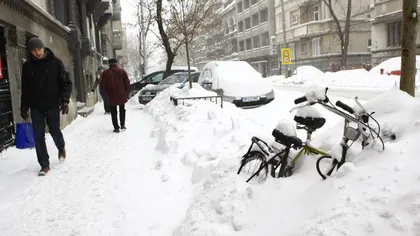 Amenzi pe bandă rulantă pentru cei care nu şi-au curăţat zăpada din faţa blocurilor din Bucureşti