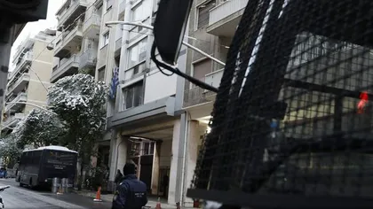 Atac armat asupra sediului partidului socialist din Grecia. Un poliţist a fost rănit