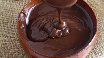 Desertul zilei: Cremă de ciocolată pentru prăjituri