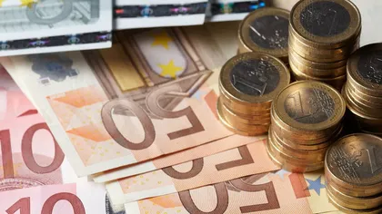 CURS BNR: Dolarul atinge maximul ultimei luni. Euro rămâne la 4,50 lei