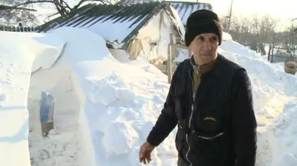 Case înghiţite de nămeţi, oameni disperaţi VIDEO
