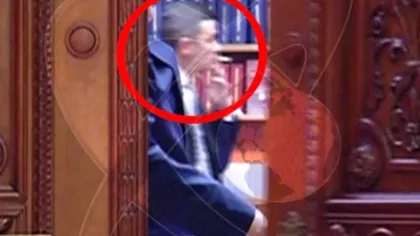 Sorin Grindeanu a fost surprins cu ţigara în gură în Parlament. Îmi este foarte greu ca fumător înrăit să respect