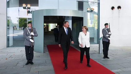 Klaus Iohannis, sunat de cancelarul german Angela Merkel. Ce mesaj i-a transmis preşedintelui