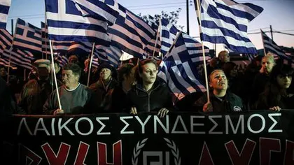 Grecia: Militanţii neonazişti au intrat în forţă într-o şcoală în semn de protest faţă de primirea copiilor de imigranţi