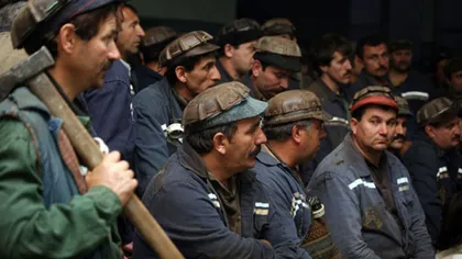 Minerii de la Lupeni continuă acţiunile de protest. Ei ameninţă cu blocarea în subteran